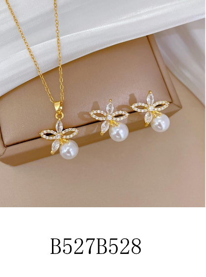 Mutya Pearl Necklace & Earrings Set